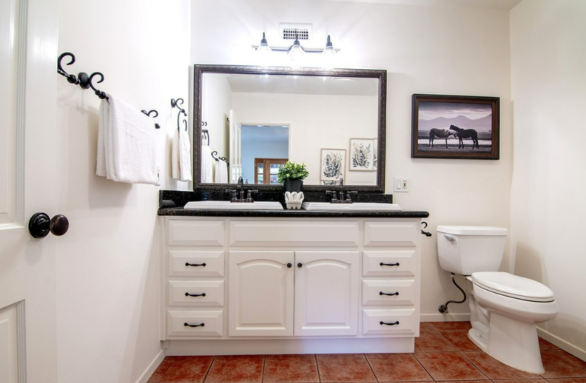 Vacant home staging in Burbank, CA, bathroom