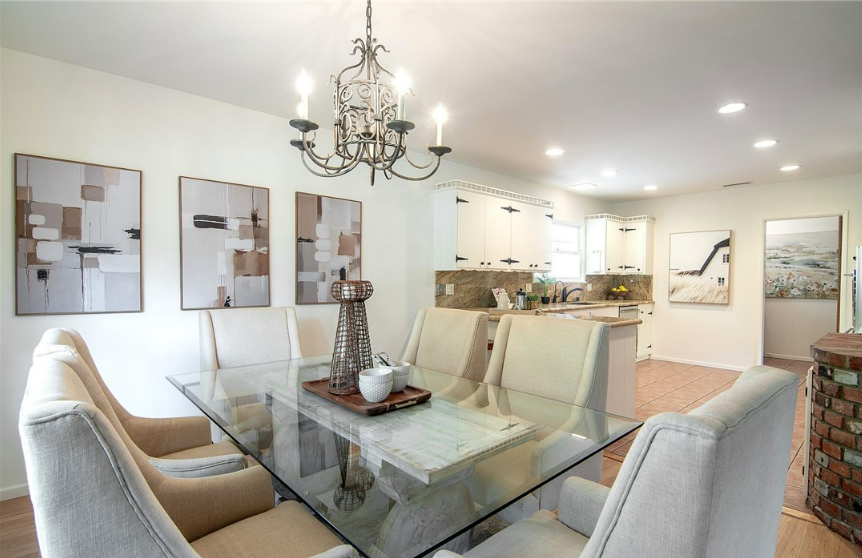 Vacant home staging in Burbank, CA, dining area