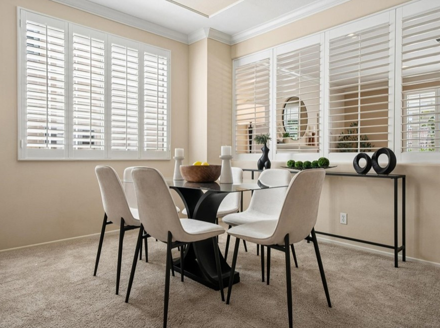 Vacant home staging in Stevenson Ranch, CA, dining room