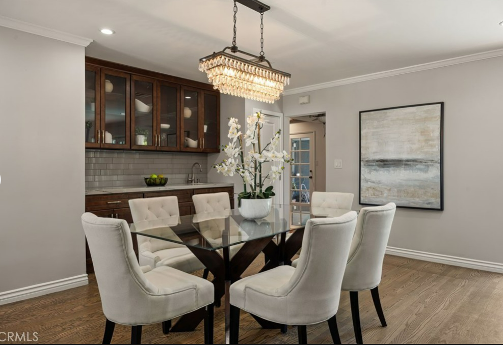 Vacant home staging in Valley Village, CA, dining room