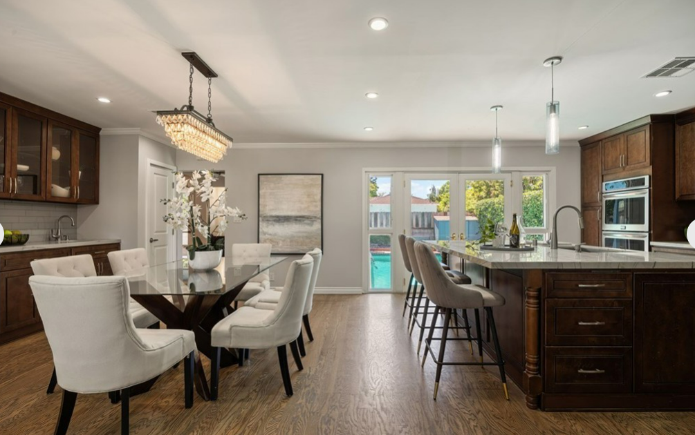 Vacant home staging in Valley Village, CA, dining area