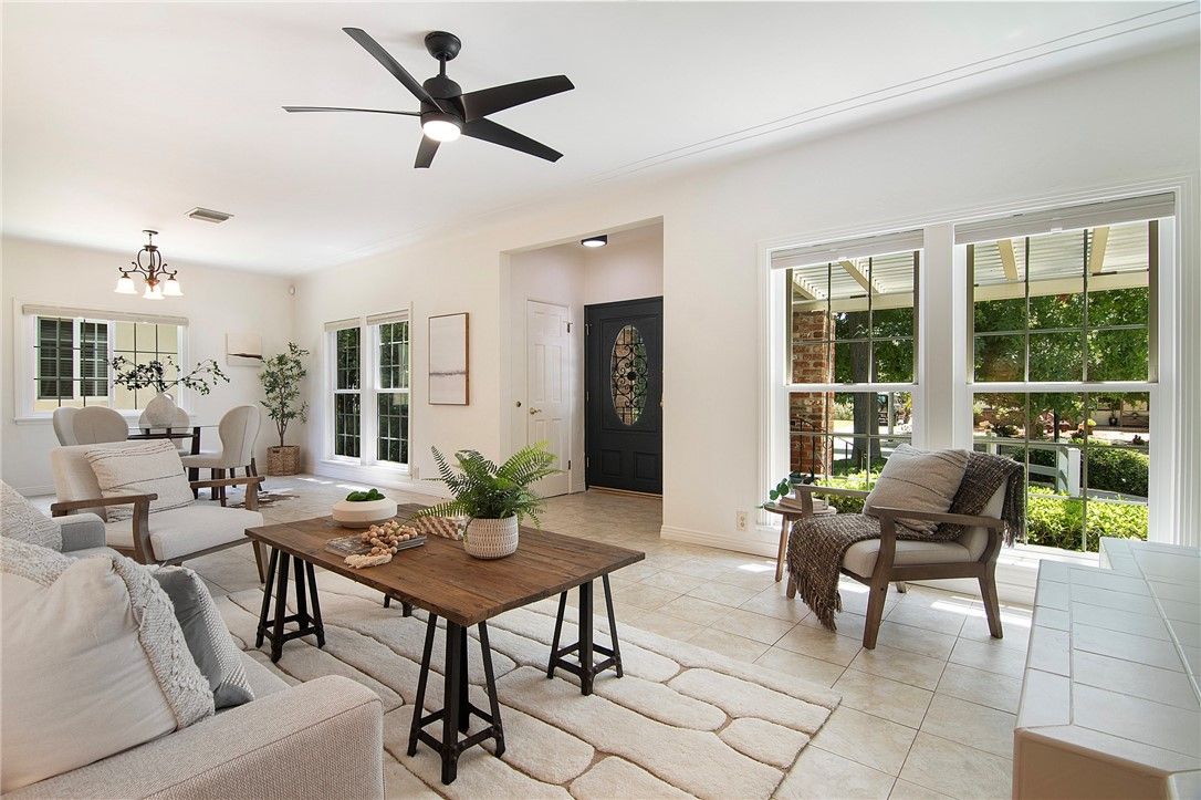 Vacant home staging in Burbank, CA, living room